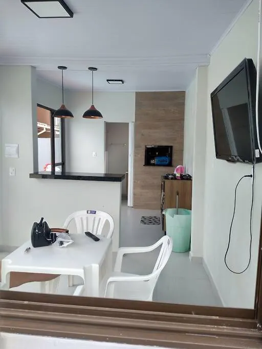 فيلا Aconchegante Casa De Madeira Com Linda Area Lazer! إيمبيتوبا